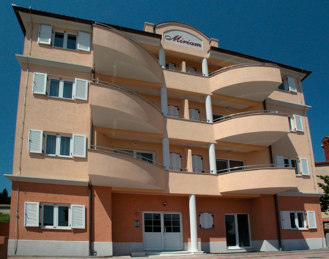 Apartments Miriam Премантура Екстер'єр фото